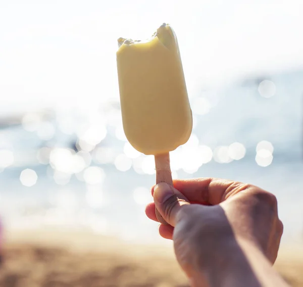 Person Hand Holding Refreshing Ice Cream Summer Vacation Background — Stock Photo, Image