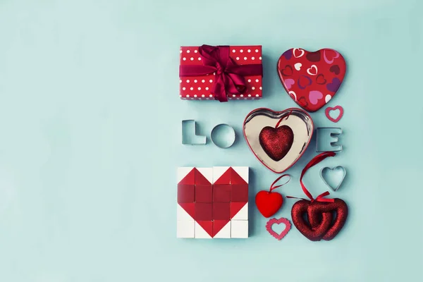 Valentines Daags Arrangement Met Liefdesbrieven Feestelijke Presenteert Kaart — Stockfoto
