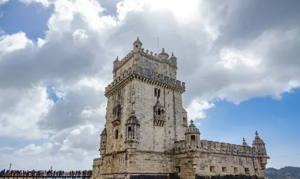 Lizbon Torre de Belem bulutlar karşı — Stok fotoğraf