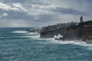Deniz feneri saf sahil şeridine