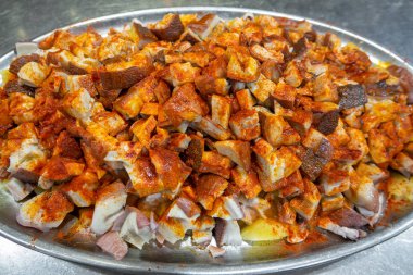 Ahtapot ile büyük tepsi