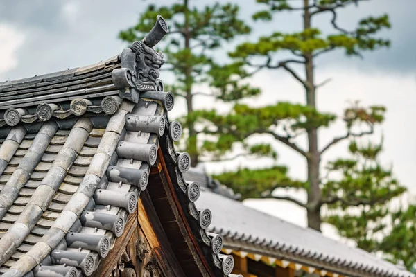 Techo japonés de alta pendiente — Foto de Stock