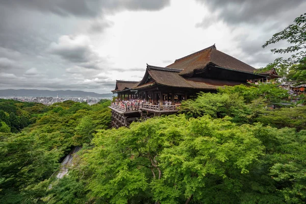 Templo Kiyomizu-dera de larga exposición en Kyoto —  Fotos de Stock