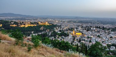 Granada, panoramik görünüm üzerinden günbatımı
