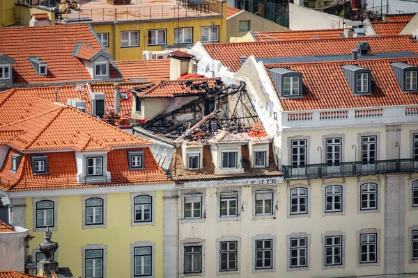 Burnt top-floor apartment — Stock Photo, Image