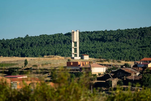 Antique concrete water tank for small village — Stock Photo, Image