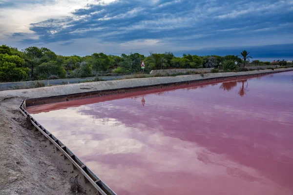 Rosa salt poo, vidvinkel vy vid soluppgången — Stockfoto