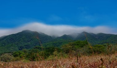 Rincon de la vieja vulcano ve bulutlar uzun pozlama