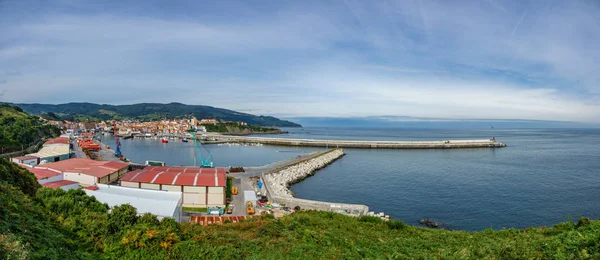 Bermeo Port mit ultrabreitem Panoramablick — Stockfoto