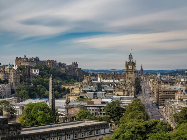 View of the Edinburgh downtown from Calton Hill ultra long exposure — Stock Photo, Image