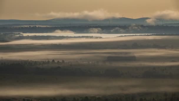 Barrage et matin brumeux, time-lapse — Video