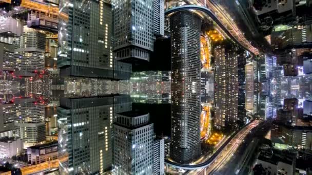 Fantasía time-lapse de tokyo city skyline con edificios de oficinas espejados fusionándose — Vídeo de stock