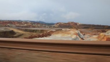 Bakır madeninin açık çukura Rio Tinto, araba görünümü, İspanya