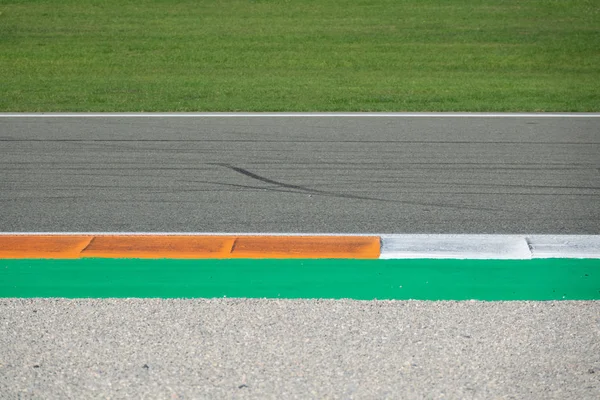 Circuito de corrida estrada reta visão detalhada com cores padrão — Fotografia de Stock