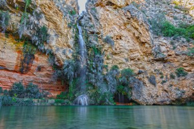 Turche mağara ve şelale Alborache, Valencia