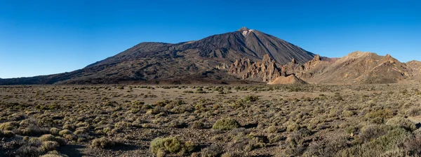 Obrovské panorama sopky Pico Viejo a Pico de Teide s los roques — Stock fotografie