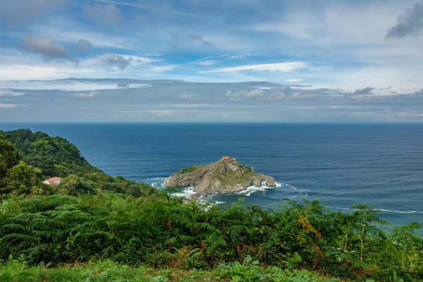 Iconic islet of San Juan de Gaztelugatxe, top view — Stock Photo, Image