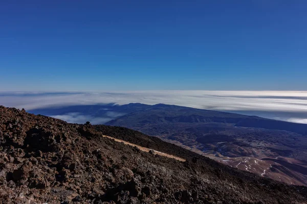 Ultra długi ekspozycji Obserwatorium Teide z chmury — Zdjęcie stockowe