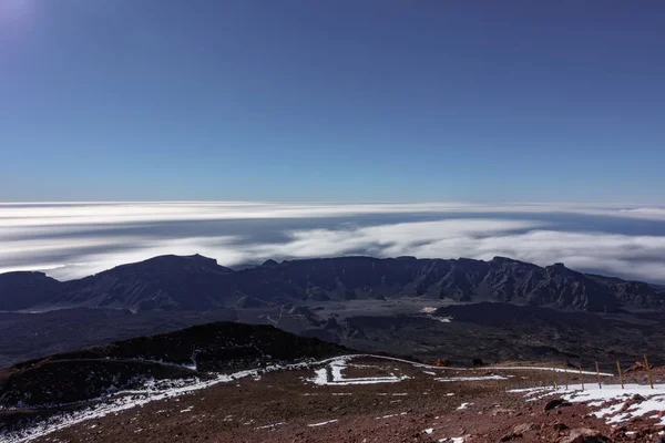 Ultra dlouhé expozice hory Teide s mraky — Stock fotografie