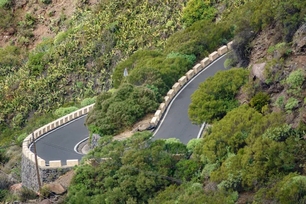 U-kształt zakrzywionych road w pobliżu Masca w Teneryfa — Zdjęcie stockowe