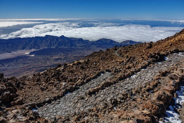 Sentiero escursionistico a zig-zag in cima al vulcano Teide — Foto Stock