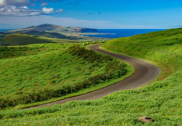 Väg i rano Kau vulkankrater, Rapa Nui — Stockfoto