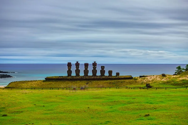 Ahu Nau Nau ultra lange blootstelling aan Anakena Beach, Rapa Nui — Stockfoto