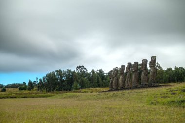 Paskalya Adası'nda Ahu Akivi ultra uzun pozlama