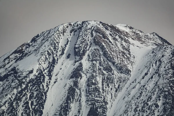 リカンカブバー火山山頂クレーター、ロングショット — ストック写真