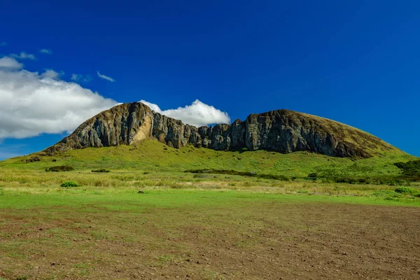 Rano kau Moai quarry in Easter Island — Stock Photo, Image
