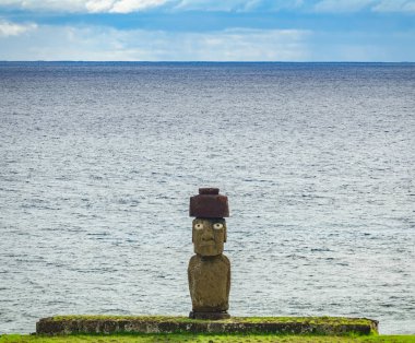 Rapa Nui gözleri ile Ahu Ko Te Riku moai