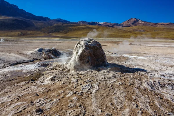 Aktivní gejzír podrobný pohled na El Tatio, Atacama, Chile — Stock fotografie