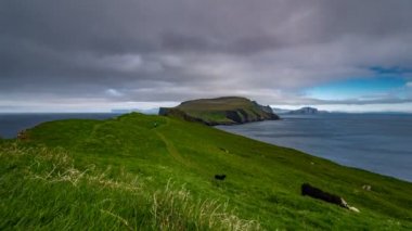 Mykines ve Faroe Adaları zaman atlamalı, geniş açı