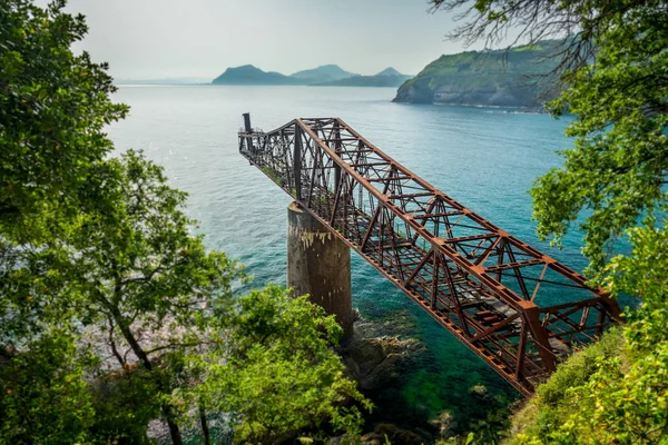 Alte verlassene rostige Eisen-Laderampe, Draufsicht — Stockfoto