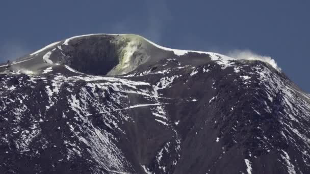 Putana vulcão cratera visão de tiro longo — Vídeo de Stock