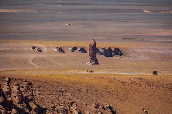 Steinformation, Pacana-Mönch in der Atacama-Wüste Weitschuss — Stockfoto