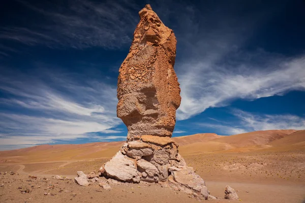 Formacja kamienna Pacana Monk na pustyni Atacama — Zdjęcie stockowe