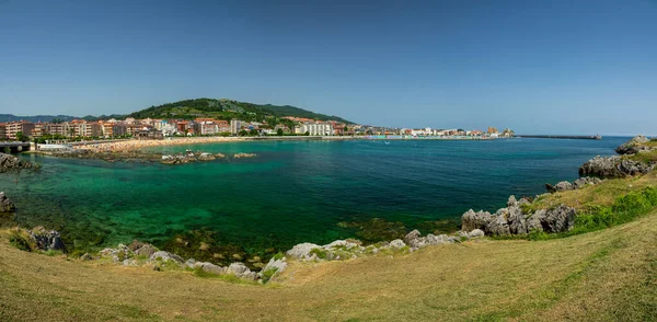 Castro Urdiales gran gigapan panorama con océano brillante — Foto de Stock