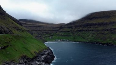 Faroe Adalarındaki Tjornuvik 'e statik kamera