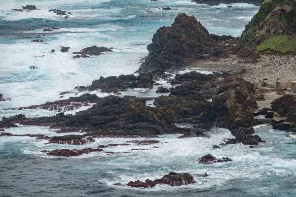 Vulkanikus sziklák, vár alakú, Atlanti-óceán, Azori-szigetek — Stock Fotó