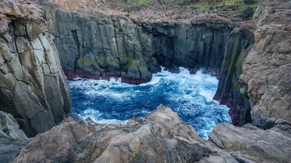 Atlantik okyanusundaki kayalıklar, Azores adaları — Stok fotoğraf