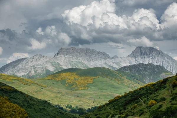Picos de Europa szczyty szczegółowe — Zdjęcie stockowe
