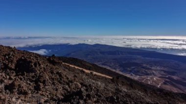 Dev dalga bulutları üzerinde gözlemevi Tenerife, İspanya