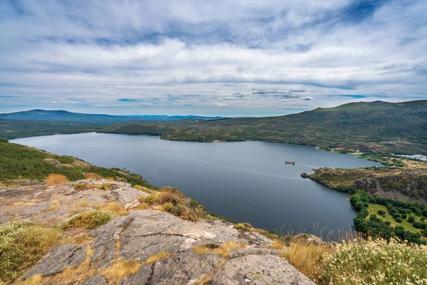 Vista panorámica superior del lago Sanabria —  Fotos de Stock