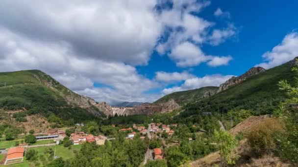 Barrios de Luna Staudamm und Dorf in Leon, Spanien — Stockvideo