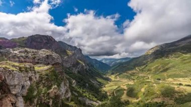 Farrapona Dağı Vadisi Asturias 'ta zaman aşımına uğradı