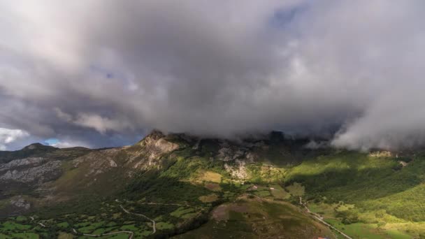 Espetacular Farrapona vale lapso de tempo em Astúrias — Vídeo de Stock