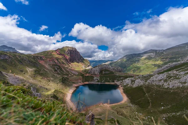 Widok z góry na Somiedo na dole w Asturii — Zdjęcie stockowe