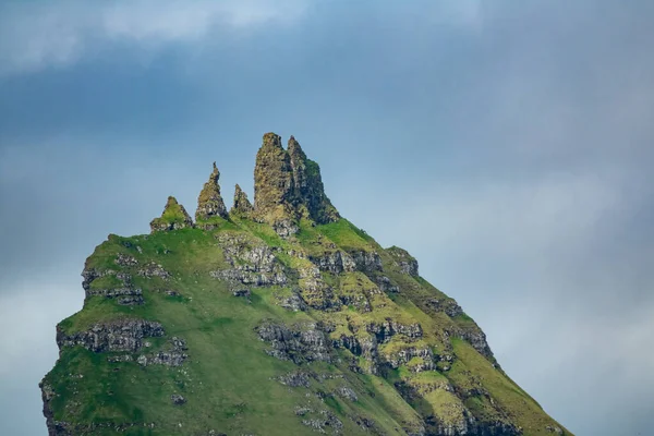 Vue du profil du sommet de Tindholmur aux Îles Féroé — Photo