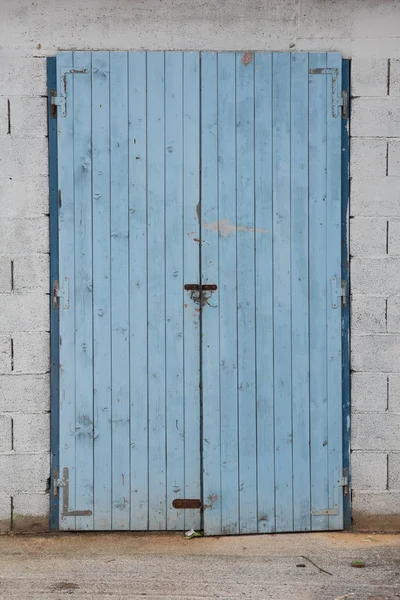 Stare Niebieskie Drzwi Drewniane Magazyn Wejście — Zdjęcie stockowe